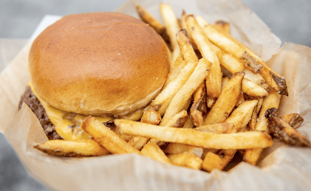 Burger og fritter